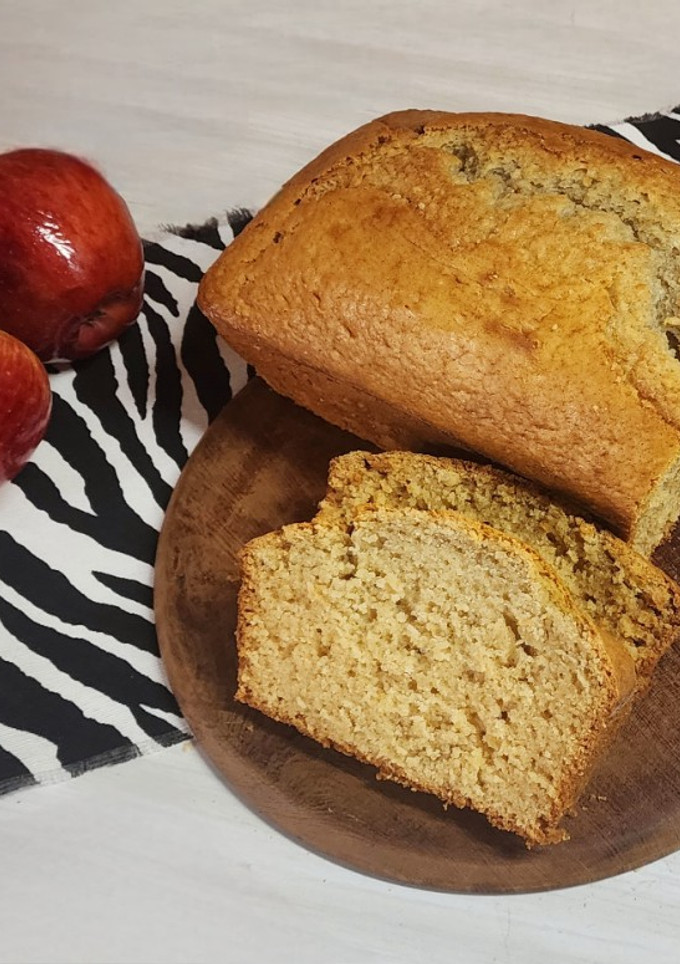 Una foto de 🫙🍎 Budín de yogurt, manzana y avena 🍎🫙 Súper húmedo y delicioso