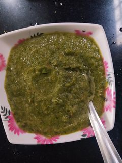 धनिया टमाटर की चटनी (Dhaniya tamatar ki chutney recipe in hindi) रेसिपी मुख्य फोटो