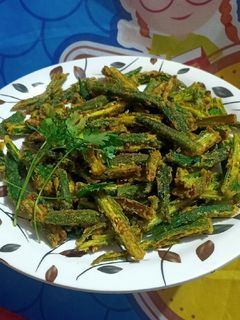 कुरकुरी भिंडी (Kurkuri bhindi recipe in hindi) रेसिपी मुख्य फोटो