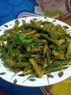 कुरकुरी भिंडी (Kurkuri bhindi recipe in hindi) रेसिपी मुख्य फोटो