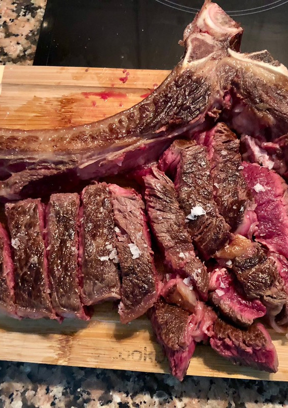 Una foto de Chuletón de vaca vieja a la plancha