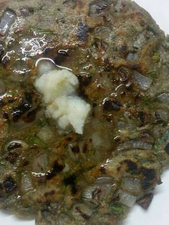 बाजरा प्याज़ रोटी (Bajra onion Roti recipe in hindi) रेसिपी मुख्य फोटो