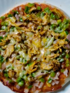 চিকেন পিজ্জা (chicken pizza Recipe in Bengali) রেসিপির প্রধান ছবি