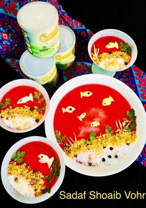 A picture of Aquarium style fruit Custard with jelly.