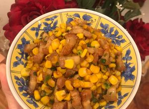 Hình của món Thịt ba rọi rim bắp sốt bơ.