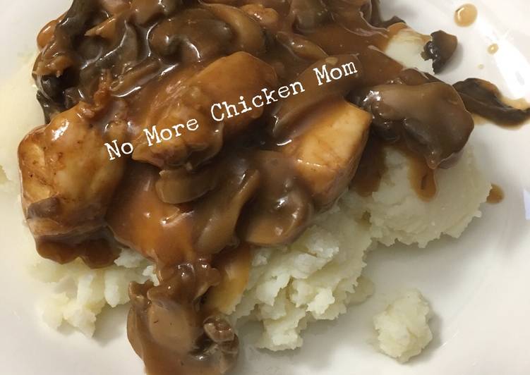 Easy chicken & mushrooms over mashed potatoes 
#mycookbook Easy chicken & mushrooms over mashed potatoes
#mycookbook