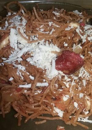 Una foto de Spaghetti Mediterráneo FRITO CON CHORIZO!