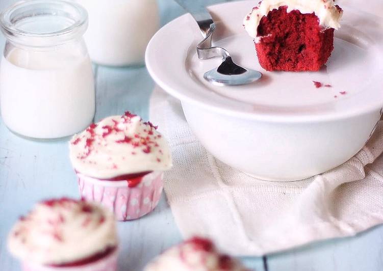 Resep Red Velvet cup Cake with cream cheese Anti Gagal