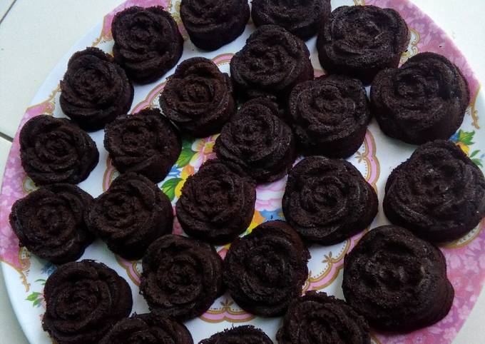 Langkah Mudah untuk Menyiapkan Brownies Mawar Modal dikit untung selangit, Enak Banget