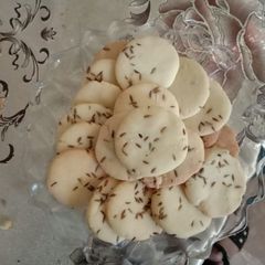 A picture of Zeera biscuits.