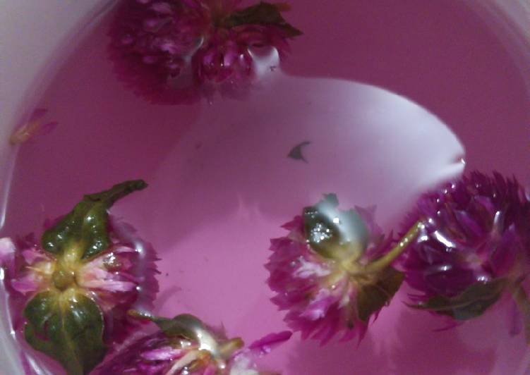 Globe amaranth flower tea