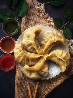 চিকেন ডামপ্লিংস/মোমো রেসিপির প্রধান ছবি