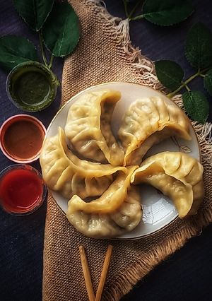 চিকেন ডামপ্লিংস/মোমো রেসিপির প্রধান ছবি