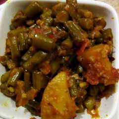 A picture of French beans aloo ki sabzi.