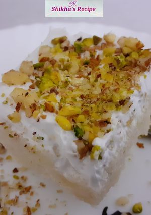 A picture of Layali Lubnan/Lebanese Nights Middle east dessert.