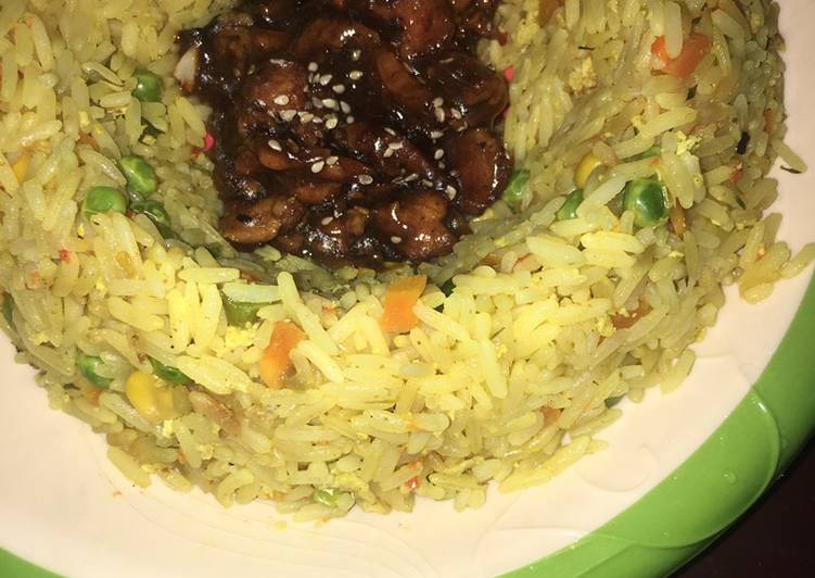 Quick & easy vegetable fried rice served with chicken teriyaki??🥗?