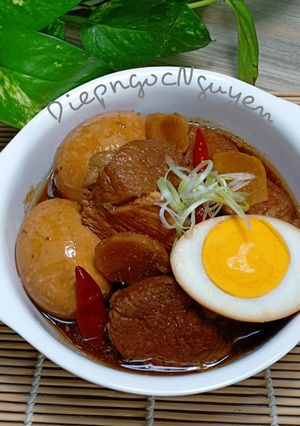 Hình của món BUTA NO KAKUNI - Thịt kho trứng kiểu Nhật.