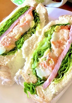 A picture of Potato Salad Sandwich.