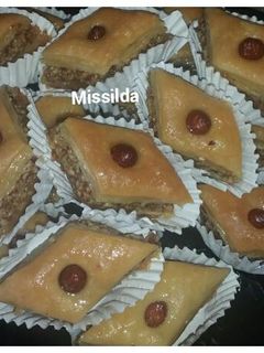 صورة لوصفة بقلاوة جزائرية بالجوز 🇩🇿