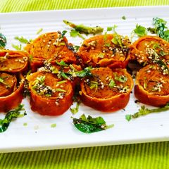 A picture of Roti Dhokla.