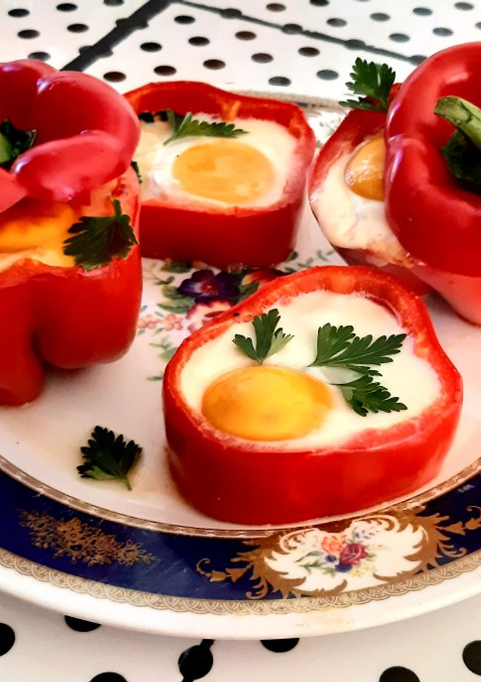 Una foto de ¡Pimientos rellenos con atún, huevo y queso!