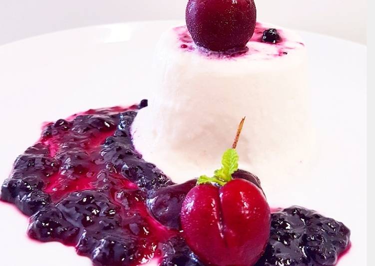 Crema helada de yogur y cerezas