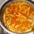 Patas y cuellos de pollo guisados
