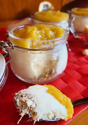 Una foto de Vasitos cheesecake de mango-maracuyá