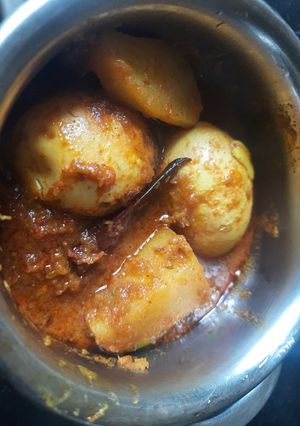 ডিম আলুর কারি(dim aloor curry recipe in Bengali) রেসিপির প্রধান ছবি