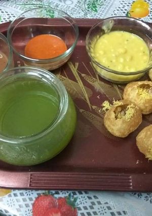 A picture of Pani Puri.