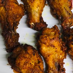 A picture of Fried chicken wings.