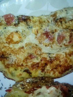 Una foto de Omelette caprese con milanesa de soja casera