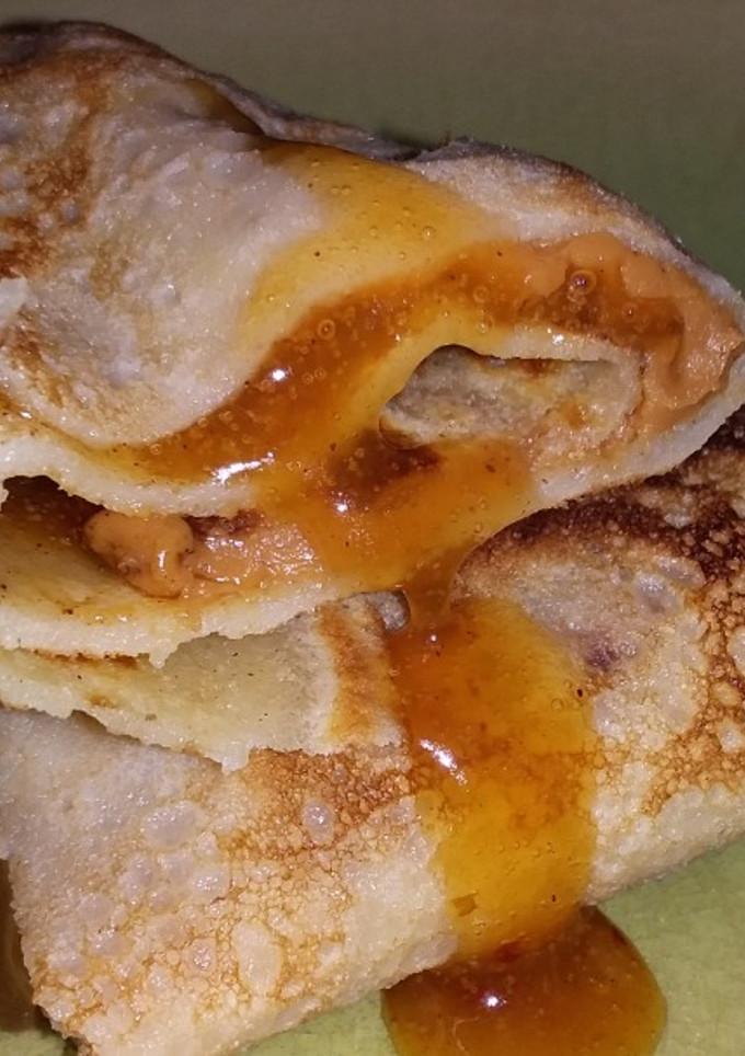 Una foto de Pancakes con Chamoy y mantequilla de Maní