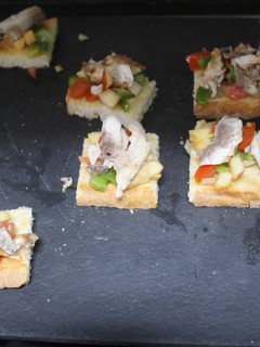 Una foto de Caballa al vinagre con pico de gallo