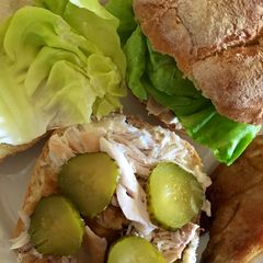 A picture of Leftover roast chicken and mayo sandwich 🥪.