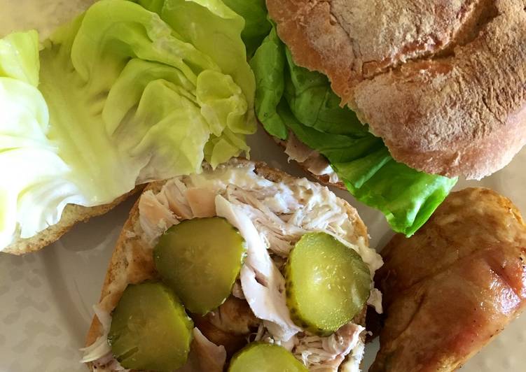 Steps to Make Quick Leftover roast chicken and mayo sandwich 🥪