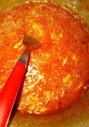 A picture of Fresh tomato sauce.
