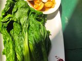 Cải đắng luộc chấm mắm trứng