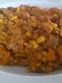 Una foto de Confortable guiso de lentejas vegetariano