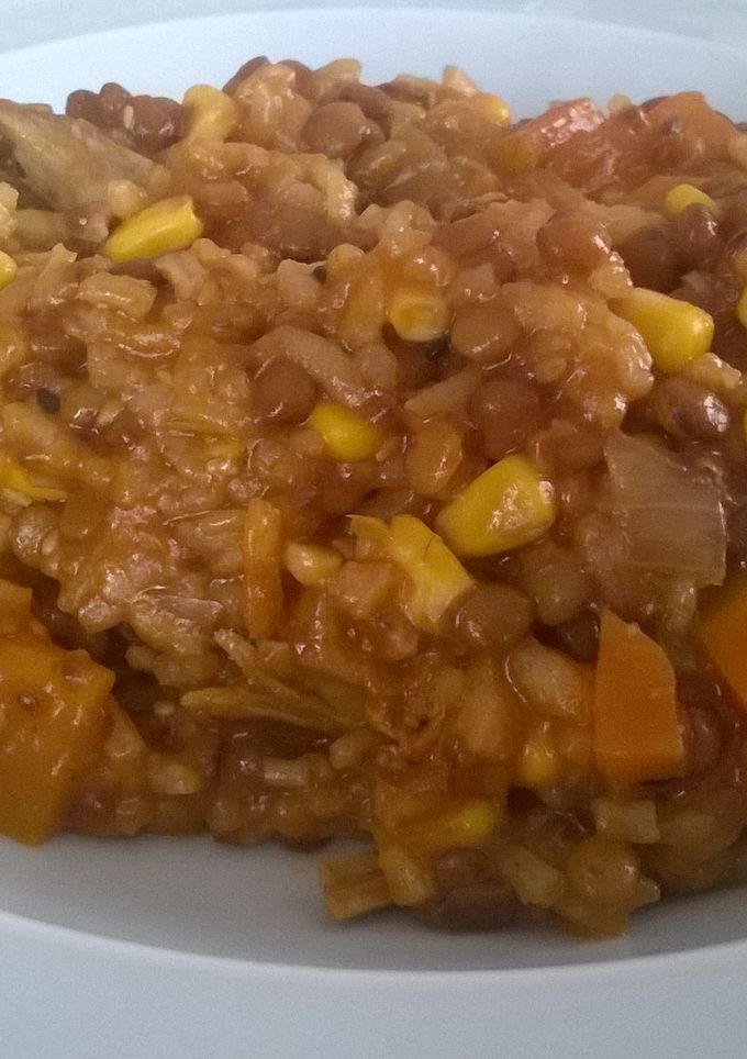 Una foto de Confortable guiso de lentejas vegetariano