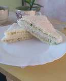 Sándwiches simples de pollo con pan de miga