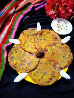 ज्वार मूली पराठा(Jowar mooli paratha recipe in Hindi) रेसिपी मुख्य फोटो