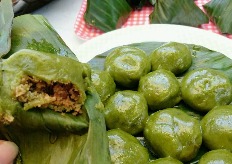 Langkah Mudah untuk Menyiapkan Kue koci pandan Anti Gagal