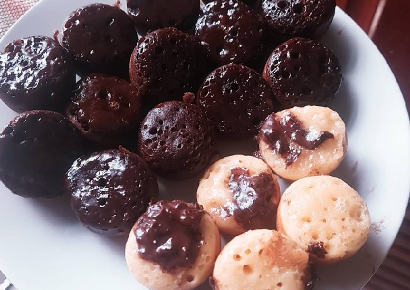 29. Kue cubit