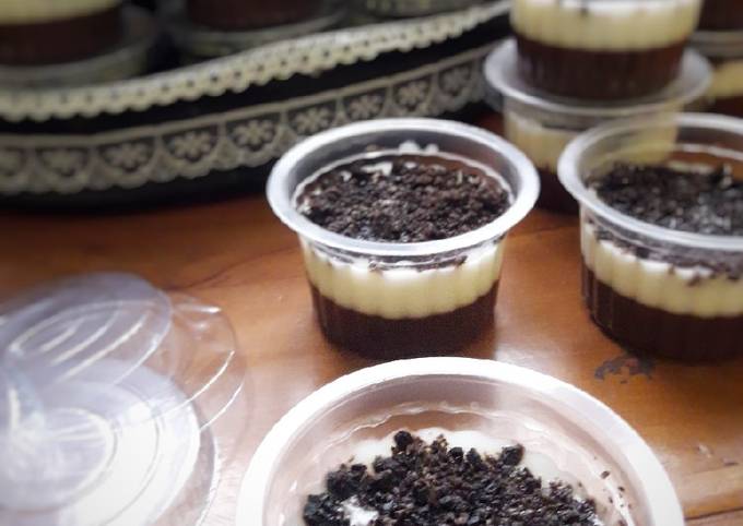 Puding coklat oreo