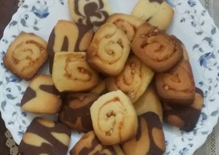 Steps to Make Perfect Choco vanilla cookies