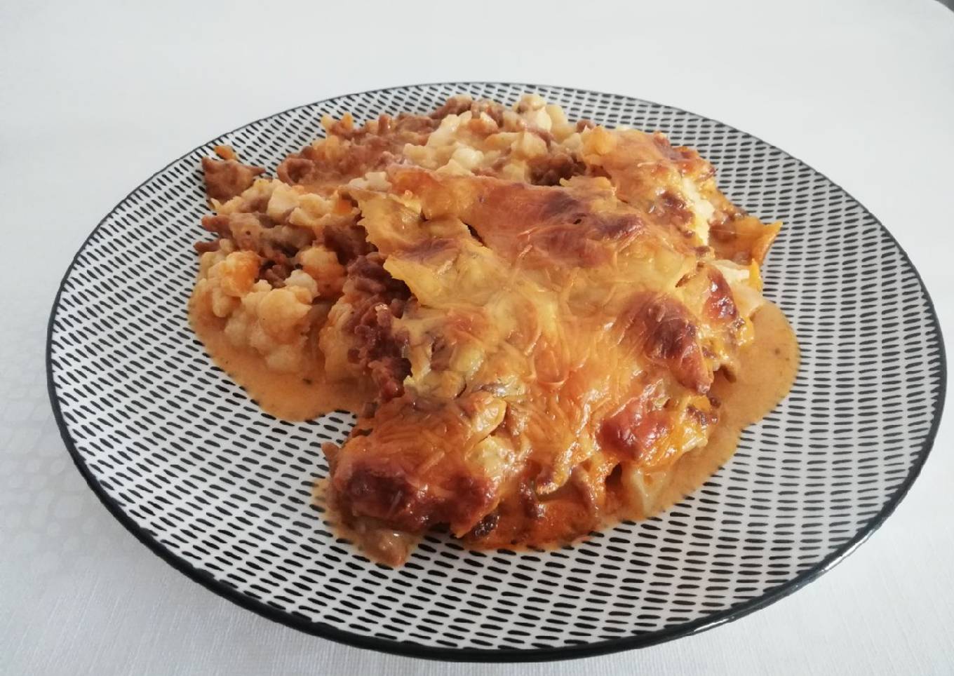 Coliflor gratinada con carne picada y bechamel
