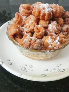 மொறு மொறு குள்குள்ஸ். (Khul khul recipe in tamil) செய்முறை முக்கிய புகைப்படம்
