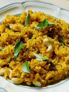 தக்காளி சாதம் (Thakkaali saatham recipe in tamil) செய்முறை முக்கிய புகைப்படம்
