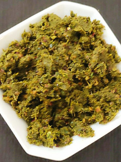 கறிவேப்பிலை கெட்டி சட்னி (Curry leaves chutney recipe in tamil) செய்முறை முக்கிய புகைப்படம்